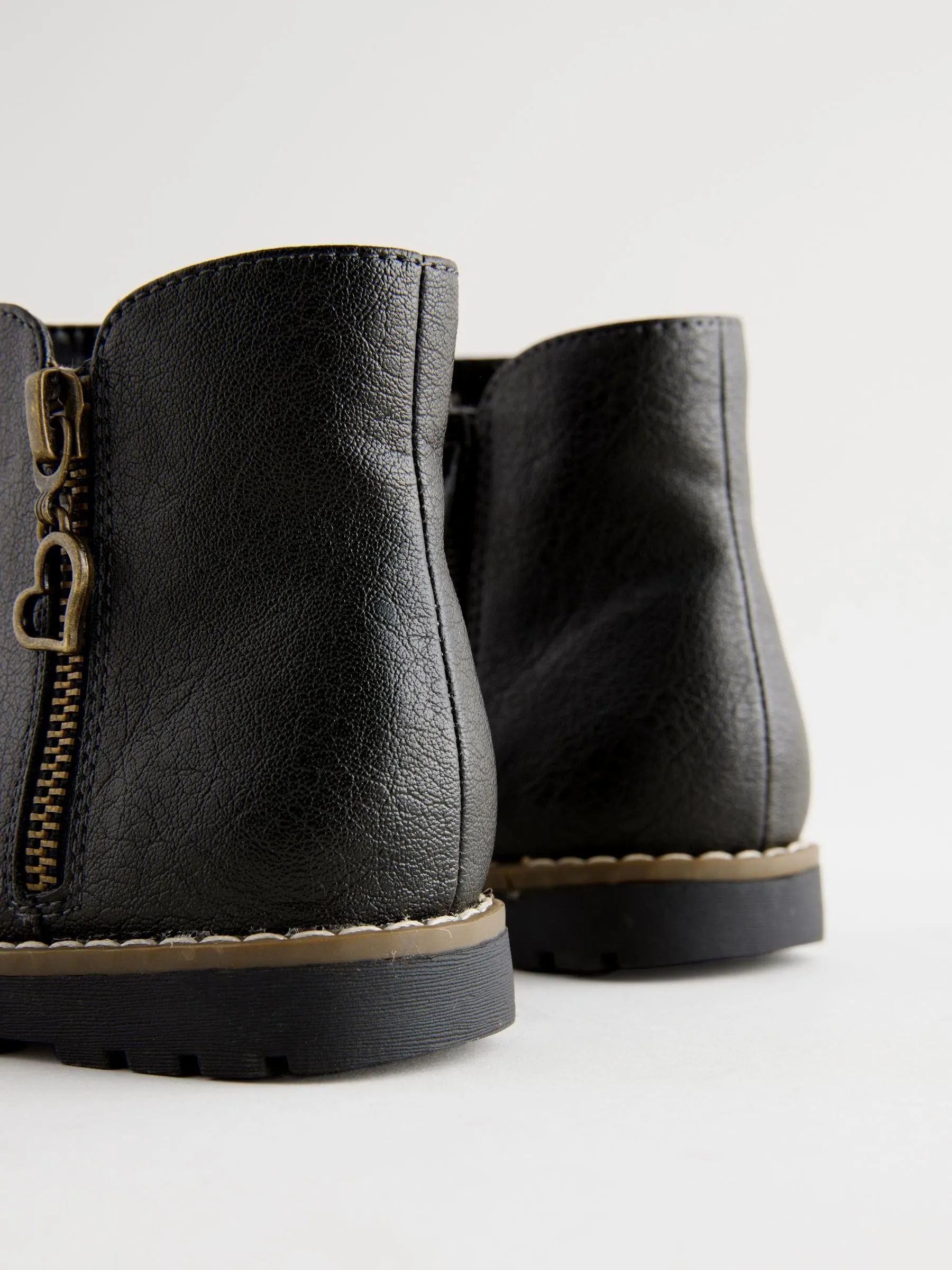Black Wide Fit (G) Chelsea Zip Ankle Boots