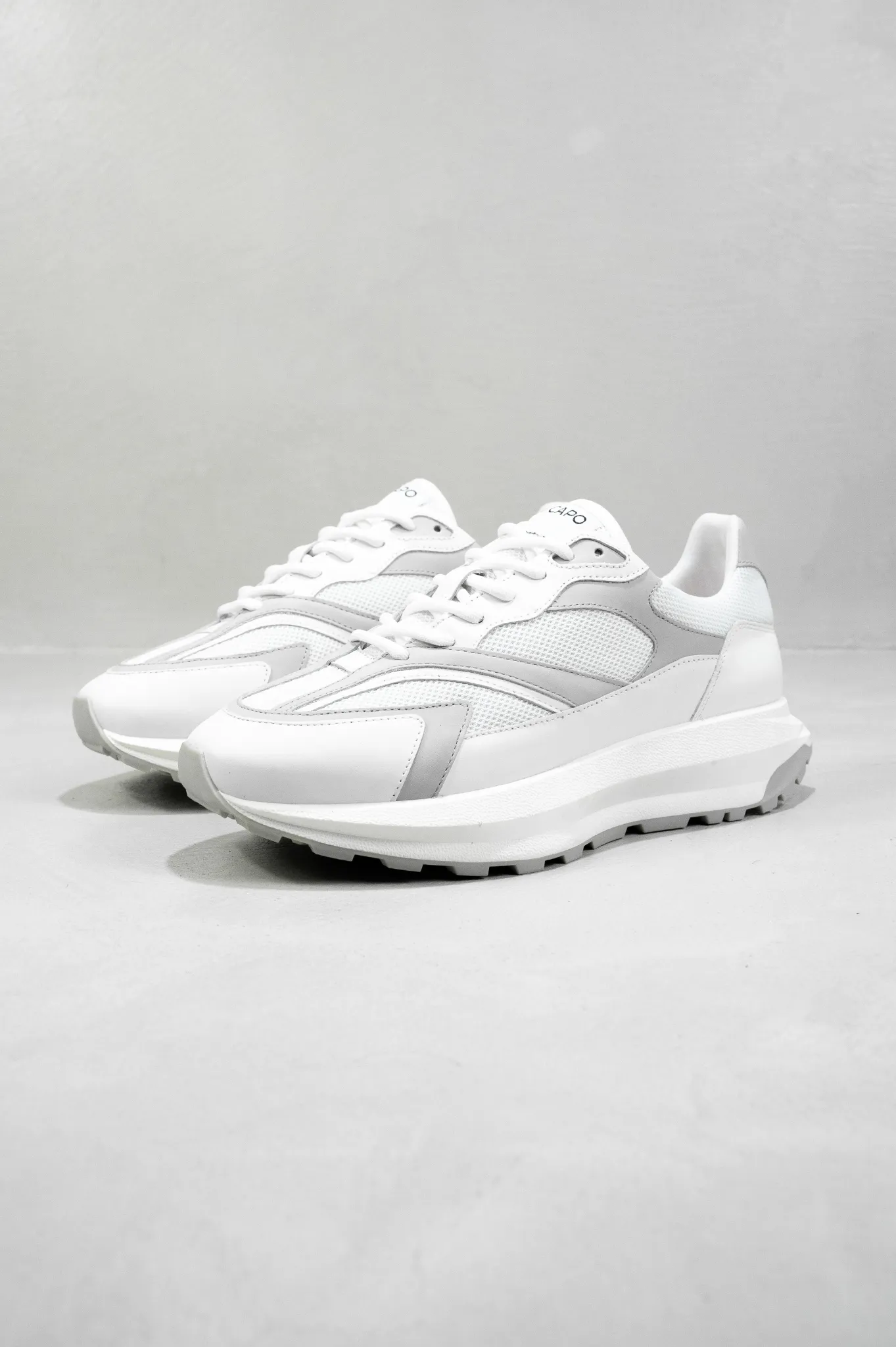 Capo OMNI Trainer - White/Light Grey