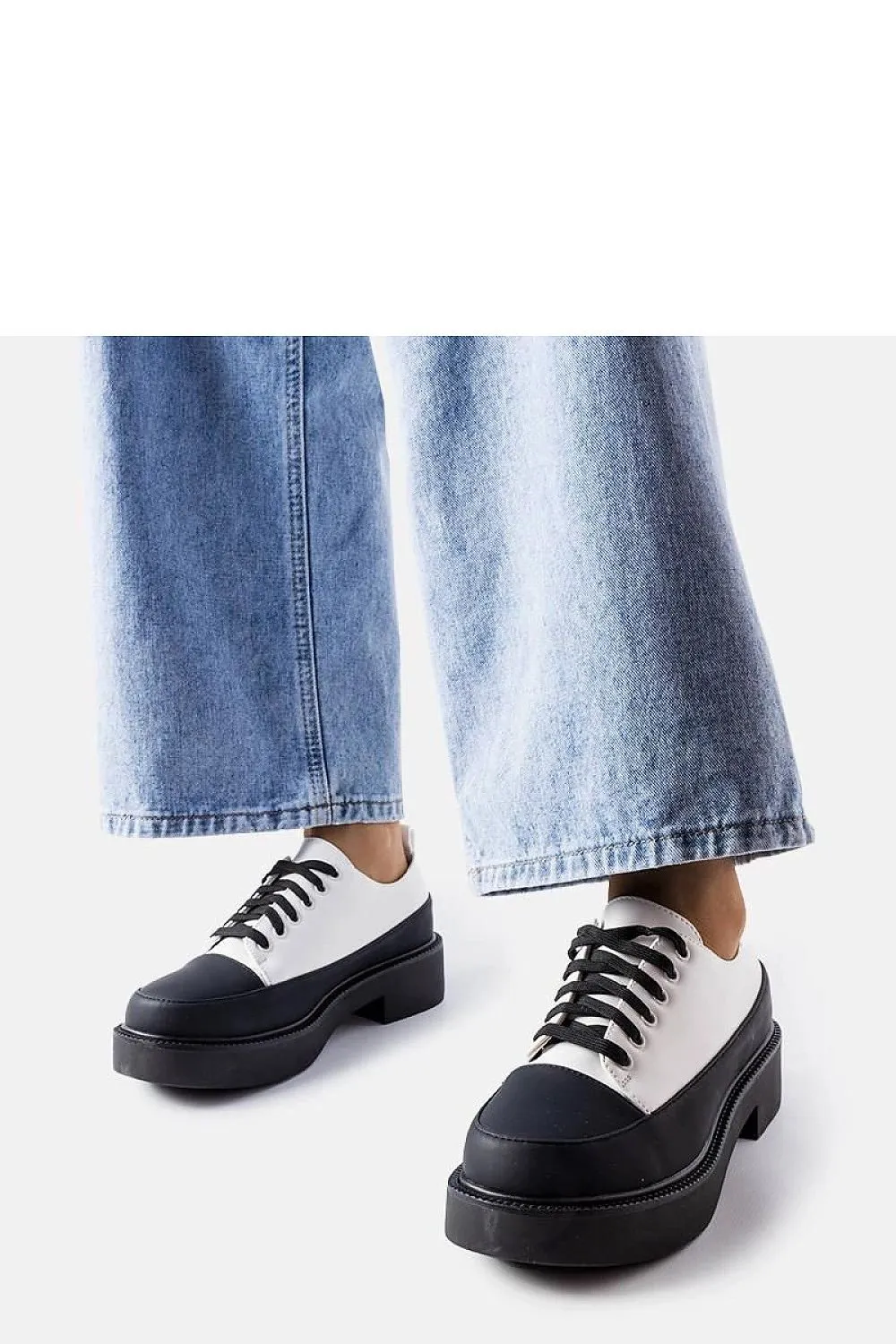 Low Shoes model 207042 Solea