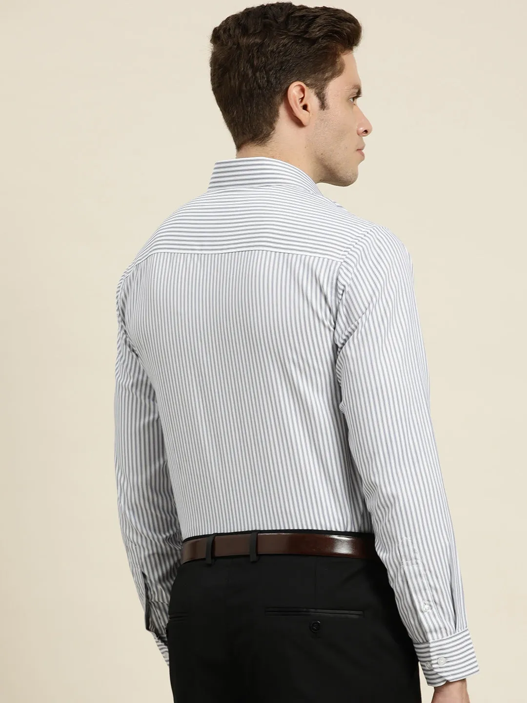 Men White-Navy Checks Cotton Rich Slim Fit Formal Shirt