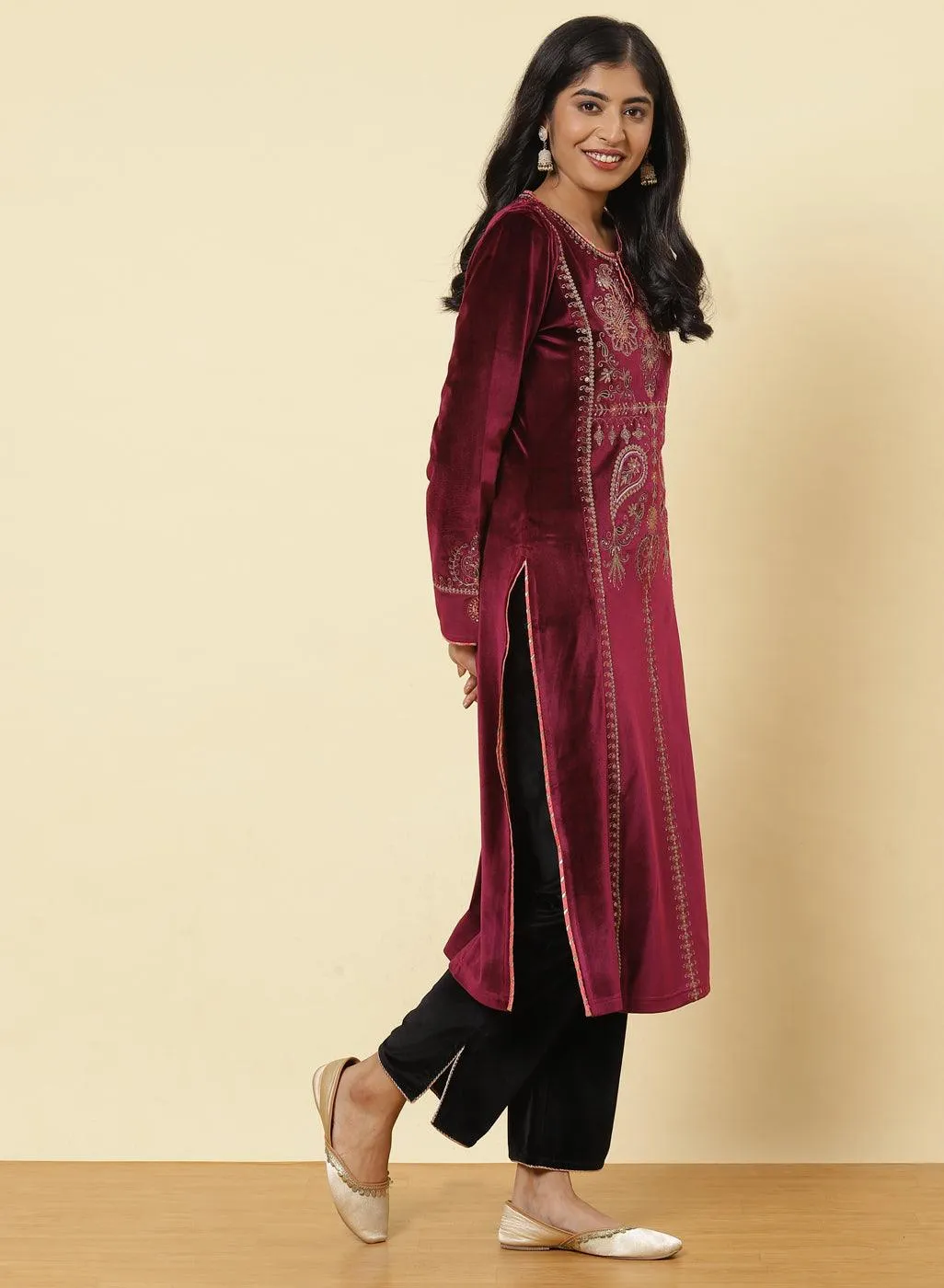 Plum Embroidered Velvet Kurta With Sequins