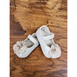Trimfoot Skimmer w/Chiffon Flower Waddle Champagne